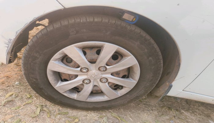 2015 Hyundai i10 SPORTZ 1.1, Petrol, Manual, 52,036 km, tyre