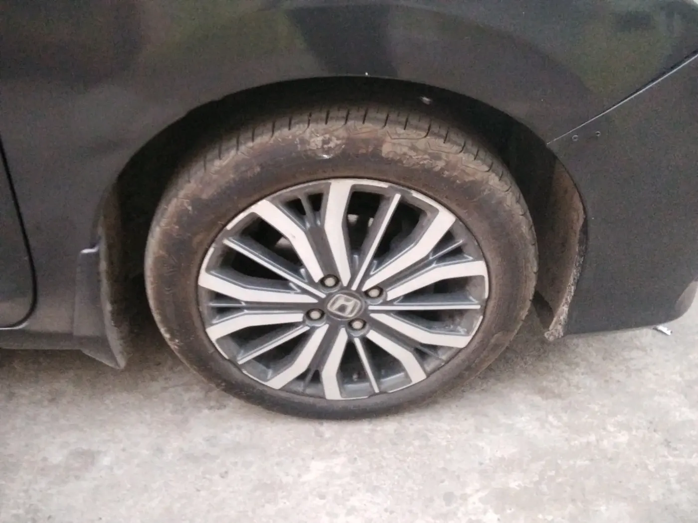 2017 Honda City 1.5L I-VTEC ZX CVT, CNG, Automatic, 1,23,084 km, tyre