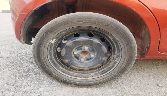 2017 Maruti IGNIS DELTA 1.2, Petrol, Manual, 76,456 km, tyre