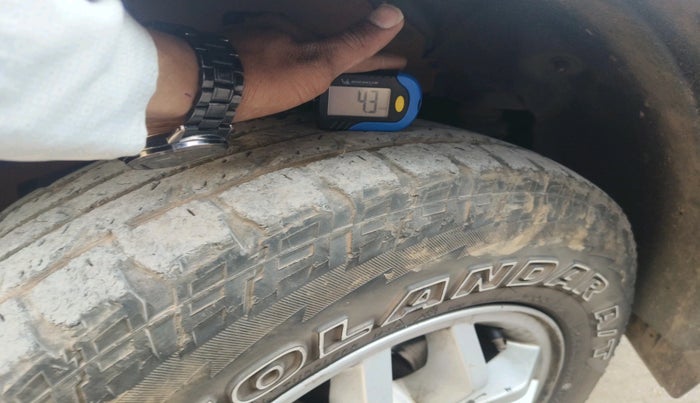 2015 Mahindra TUV300 T8, Diesel, Manual, 1,45,929 km, tyre