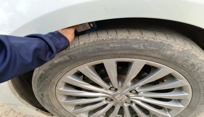 2017 Maruti Ciaz ALPHA 1.4 PETROL, CNG, Manual, 2,15,283 km, tyre