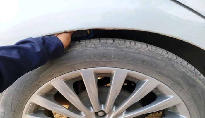 2017 Maruti Ciaz ALPHA 1.4 PETROL, CNG, Manual, 2,15,283 km, tyre