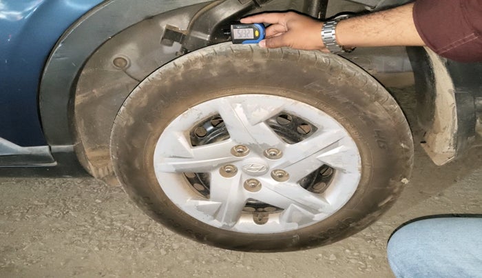 2021 Hyundai VENUE S 1.2, Petrol, Manual, 46,974 km, tyre