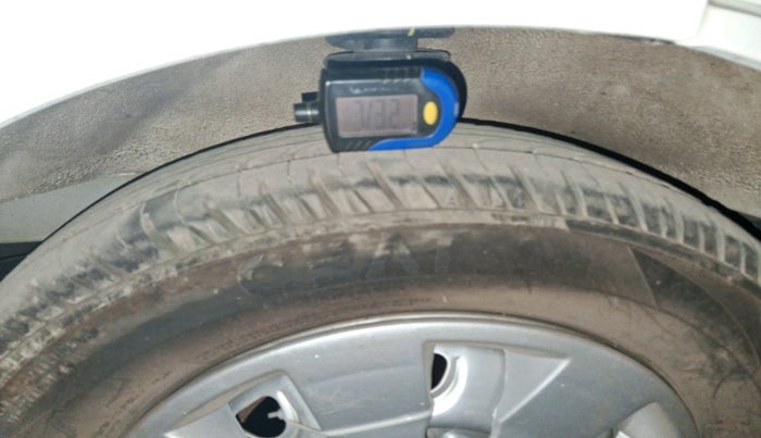 2021 Maruti Eeco 5 STR AC CNG, CNG, Manual, 74,601 km, tyre