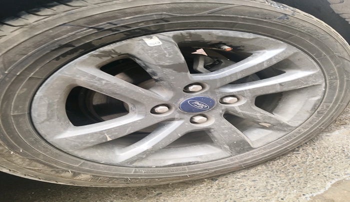 2021 Ford FREESTYLE TITANIUM 1.2 PETROL, Petrol, Manual, 29,866 km, tyre