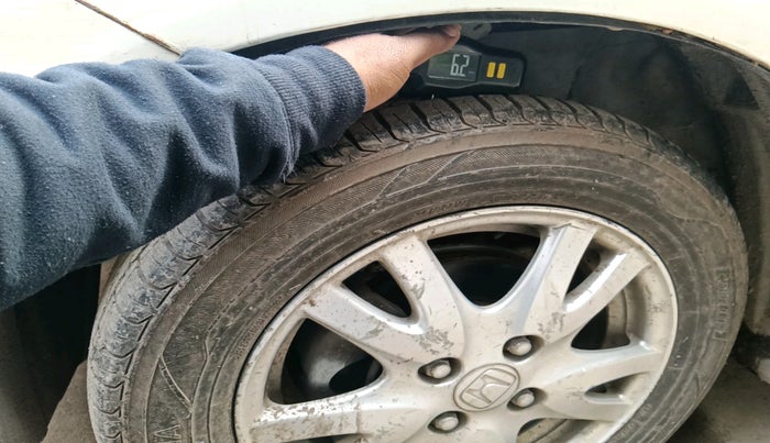 2011 Honda Brio V MT, Petrol, Manual, 47,875 km, tyre