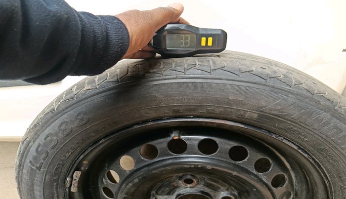 2011 Honda Brio V MT, Petrol, Manual, 47,875 km, tyre