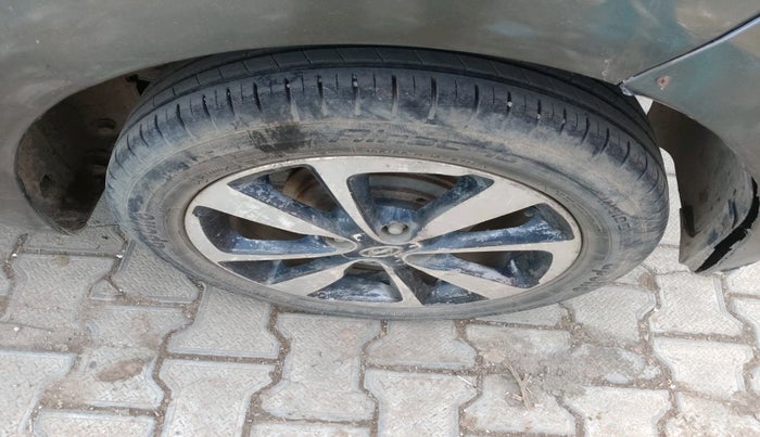 2016 Hyundai Elite i20 SPORTZ 1.2, CNG, Manual, 1,03,305 km, tyre