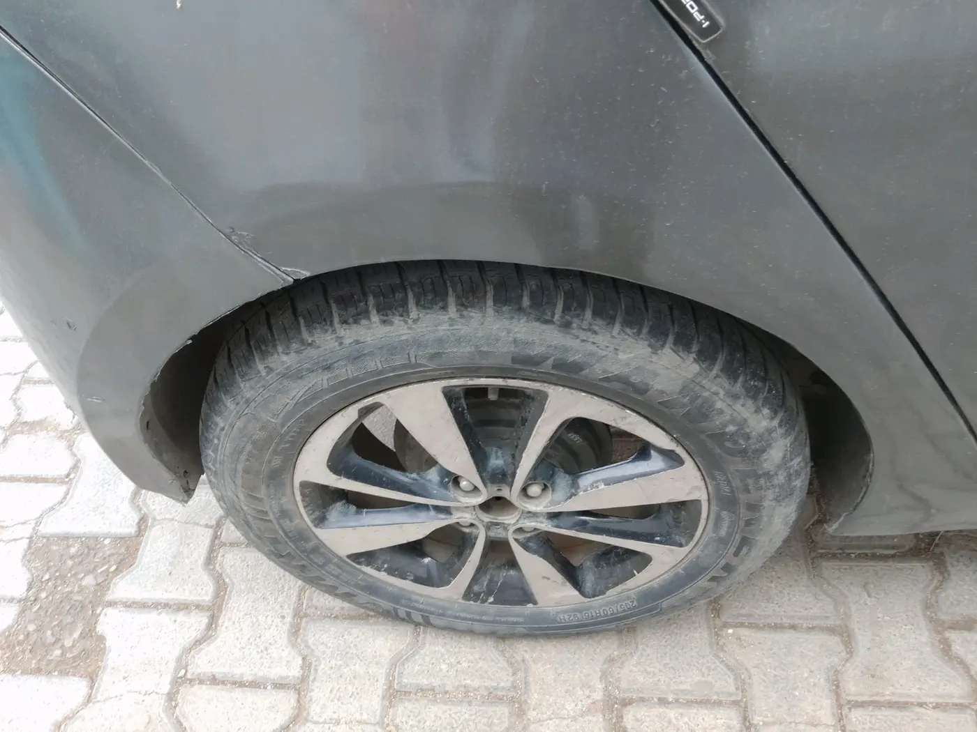 2016 Hyundai Elite i20 SPORTZ 1.2, CNG, Manual, 1,03,305 km, tyre
