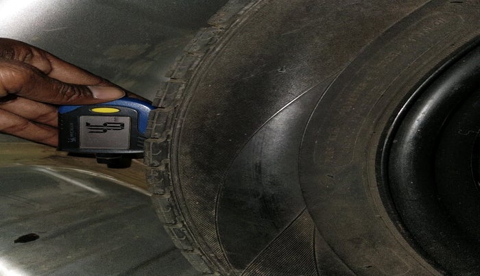 2016 Renault Kwid RXT 0.8, Petrol, Manual, 1,64,623 km, tyre