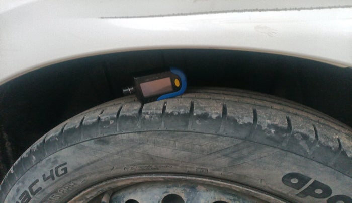 2022 Maruti Ertiga VXI CNG, CNG, Manual, 1,36,746 km, tyre