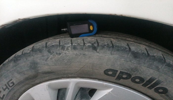 2022 Maruti Ertiga VXI CNG, CNG, Manual, 1,36,746 km, tyre