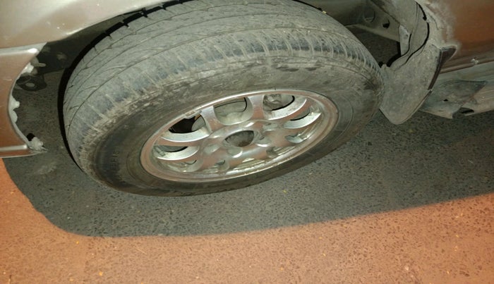 2013 Chevrolet Tavera NEO 3 LT 8 STR BS IV, Diesel, Manual, 1,25,179 km, tyre