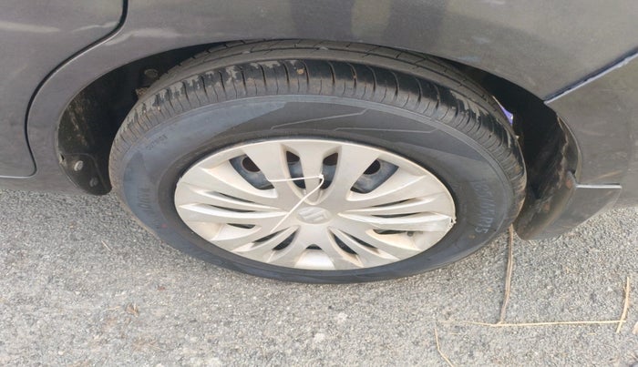 2013 Maruti Ertiga VXI, Petrol, Manual, 79,254 km, tyre