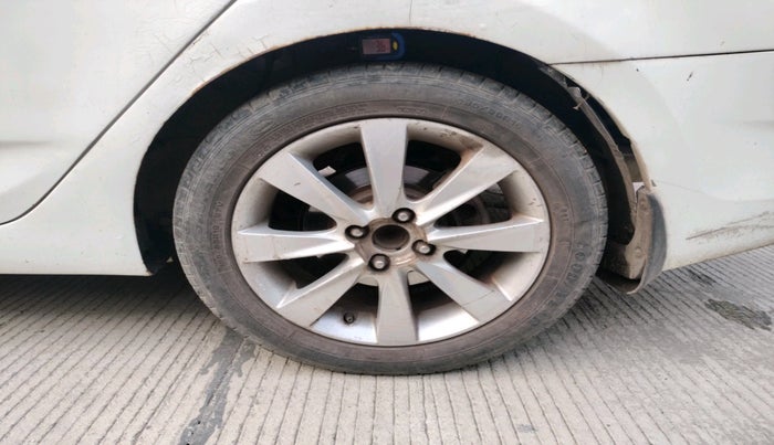 2012 Hyundai Verna FLUIDIC 1.6 CRDI SX, Diesel, Manual, 1,28,779 km, tyre