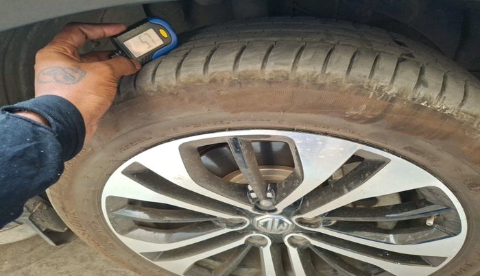 2021 MG HECTOR PLUS SHARP 2.0 DIESEL TURBO MT 6-STR, Diesel, Manual, 45,682 km, tyre