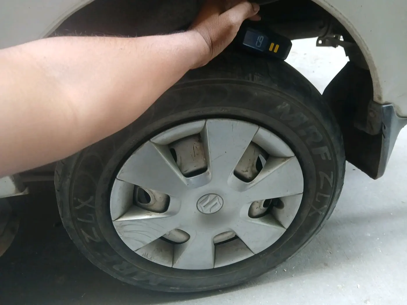 2018 Maruti Eeco 5 STR WITH A/C+HTR, CNG, Manual, 89,012 km, tyre