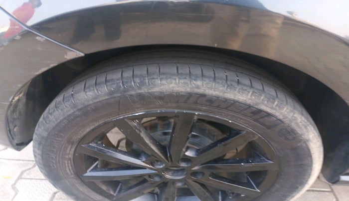 2018 Volkswagen Polo HIGHLINE PLUS 1.0 16 ALLOY, Petrol, Manual, 61,424 km, tyre