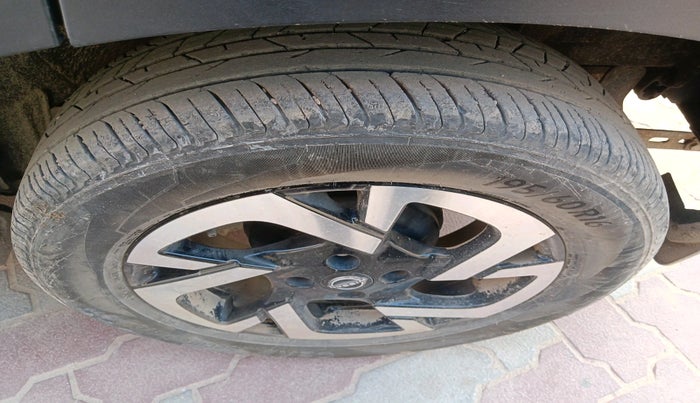 2022 Nissan MAGNITE XV MT, Petrol, Manual, 25,001 km, tyre