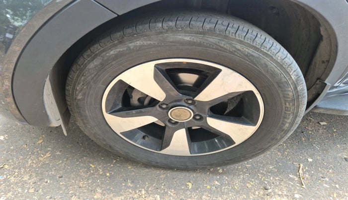 2019 Tata NEXON XZA PLUS DIESEL, Diesel, Automatic, 84,928 km, tyre