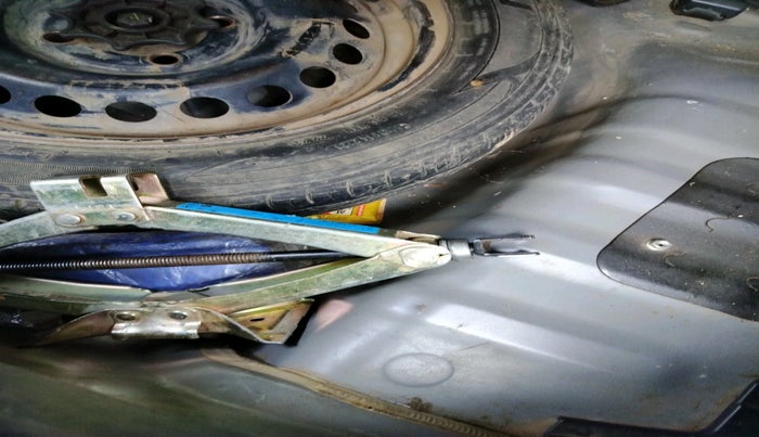 2016 Hyundai Grand i10 SPORTZ 1.2 KAPPA VTVT, Petrol, Manual, 82,424 km, tyre