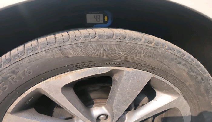 2014 Hyundai Elite i20 ASTA 1.2, CNG, Manual, 1,63,865 km, tyre