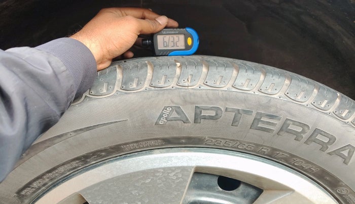 2018 Mahindra XUV500 W5, Diesel, Manual, 9,385 km, tyre