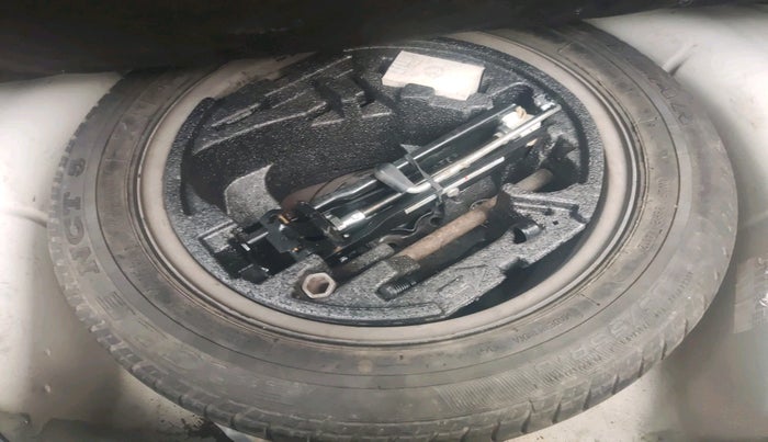 2012 Skoda Superb ELEGANCE 1.8 TSI AT, Petrol, Automatic, 55,000 km, tyre