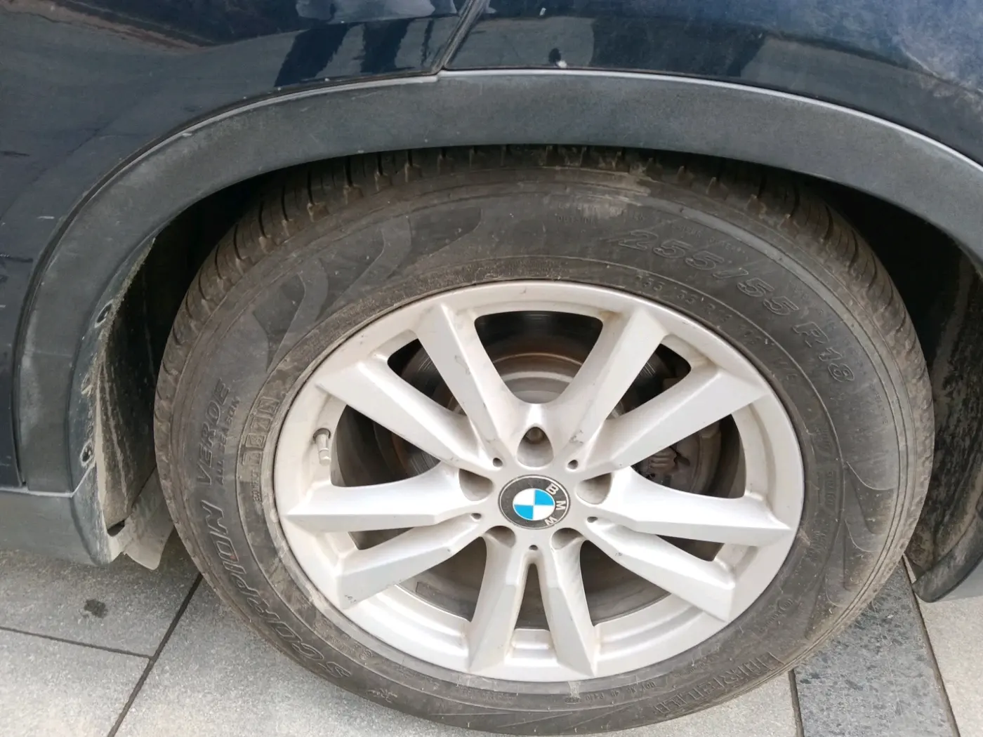 2014 BMW X5 XDRIVE 30 D, Diesel, Automatic, 2,00,577 km, tyre