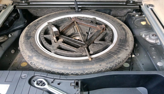 2014 BMW X5 XDRIVE 30 D, Diesel, Automatic, 2,00,577 km, tyre