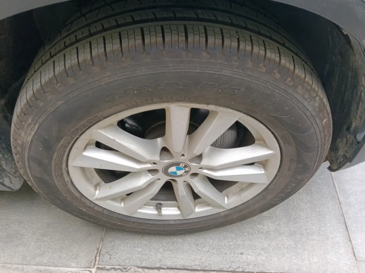 2014 BMW X5 XDRIVE 30 D, Diesel, Automatic, 2,00,577 km, tyre