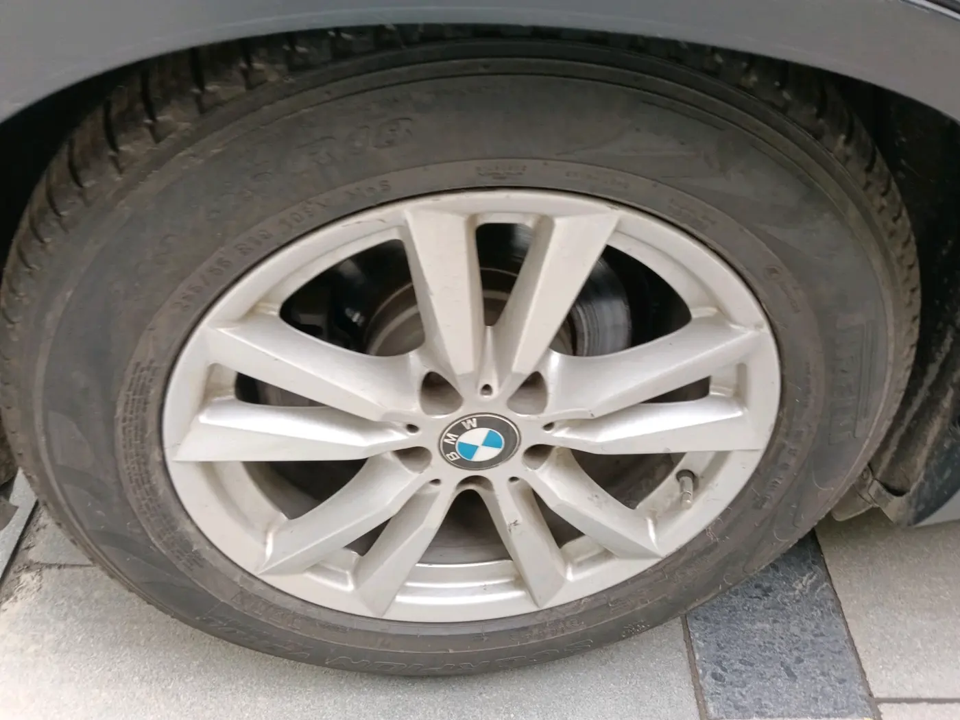 2014 BMW X5 XDRIVE 30 D, Diesel, Automatic, 2,00,577 km, tyre