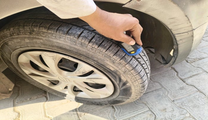 2019 Maruti Swift VXI, Petrol, Manual, 65,967 km, tyre