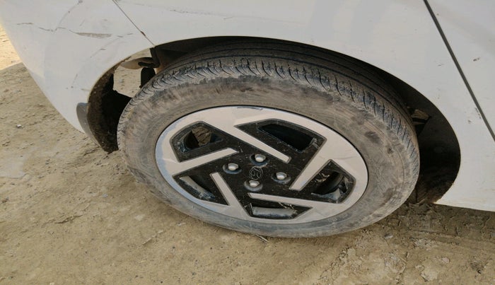 2023 Hyundai GRAND I10 NIOS SPORTZ 1.2 KAPPA VTVT, CNG, Manual, 90,735 km, tyre