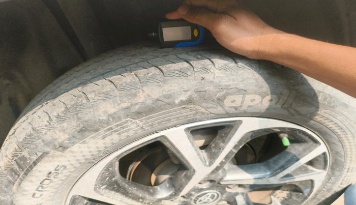 2023 Toyota URBAN CRUISER HYRYDER V HYBRID, Hybrid, Automatic, 57,252 km, tyre