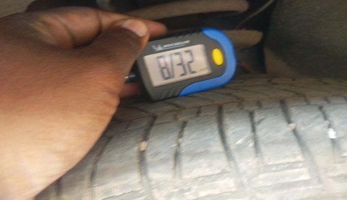 2018 Mahindra XUV500 W11, Diesel, Manual, 1,00,771 km, tyre