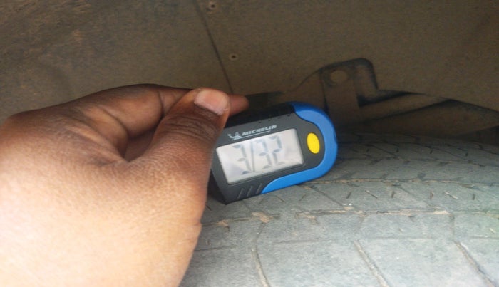 2018 Mahindra XUV500 W11, Diesel, Manual, 1,00,771 km, tyre