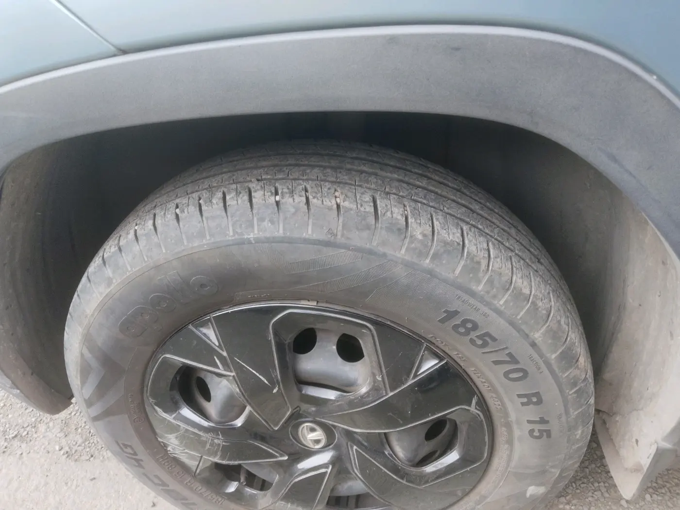 2022 Tata PUNCH ADVENTURE AMT, Petrol, Automatic, 30,137 km, tyre