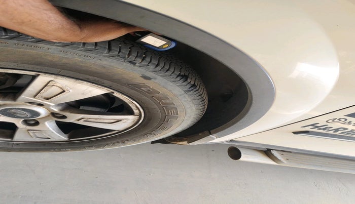 2012 Mahindra XUV500 W8, Diesel, Manual, 1,09,740 km, tyre