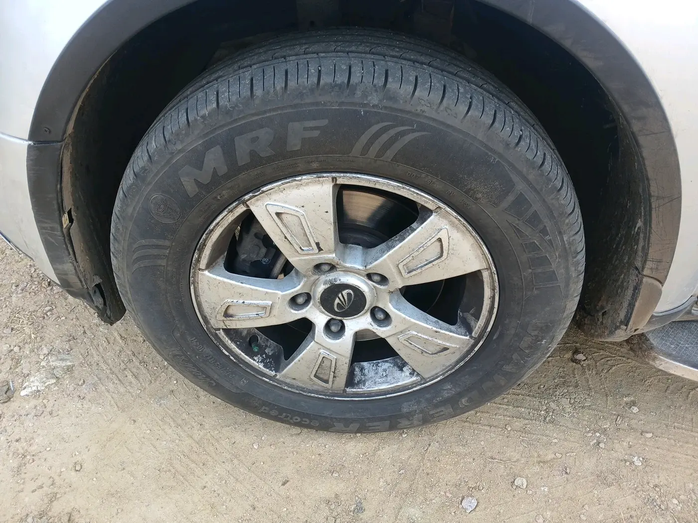 2012 Mahindra XUV500 W8, Diesel, Manual, 1,20,200 km, tyre