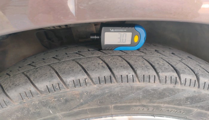 2016 Volkswagen Ameo HIGHLINE1.2L, Petrol, Manual, 41,250 km, tyre