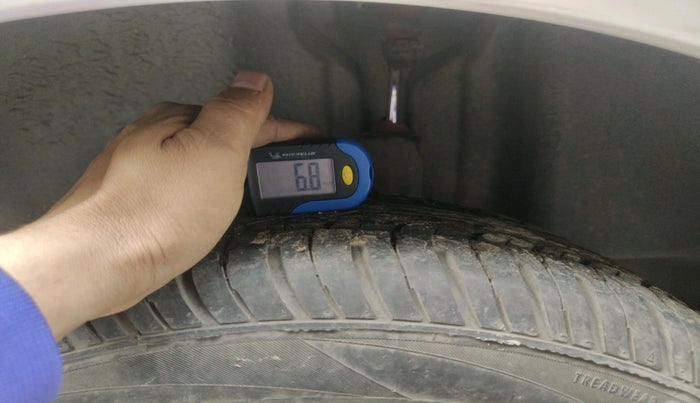 2011 Skoda Rapid 1.6 MPI ACTIVE, Petrol, Manual, 36,504 km, tyre