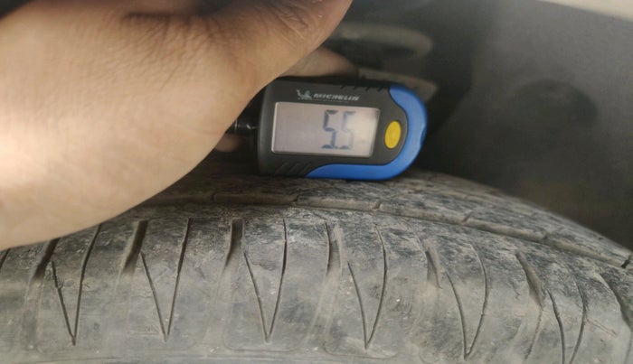 2011 Skoda Rapid 1.6 MPI ACTIVE, Petrol, Manual, 36,504 km, tyre