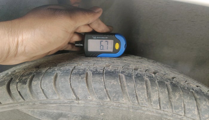 2011 Skoda Rapid 1.6 MPI ACTIVE, Petrol, Manual, 36,504 km, tyre