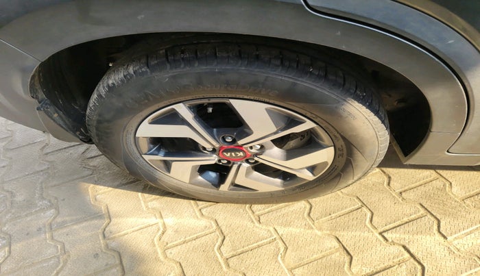 2020 KIA SONET GTX PLUS 1.5 AT, Diesel, Automatic, 1,16,505 km, tyre