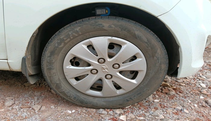 2011 Hyundai i10 SPORTZ 1.2, Petrol, Manual, 1,37,585 km, tyre