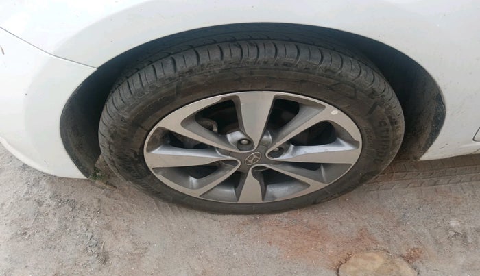 2017 Hyundai Elite i20 ASTA 1.2 (O), Petrol, Manual, 1,36,633 km, tyre