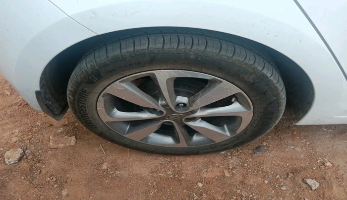 2017 Hyundai Elite i20 ASTA 1.2 (O), Petrol, Manual, 1,36,633 km, tyre