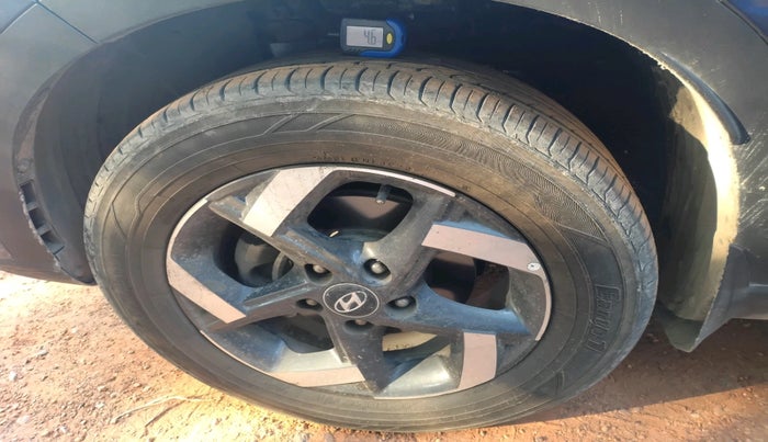 2019 Hyundai VENUE SX PLUS 1.0 TURBO DCT, Petrol, Automatic, 74,197 km, tyre