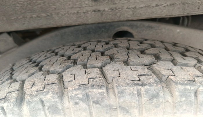 2015 Mahindra Bolero ZLX BS IV, Diesel, Manual, 1,12,375 km, tyre